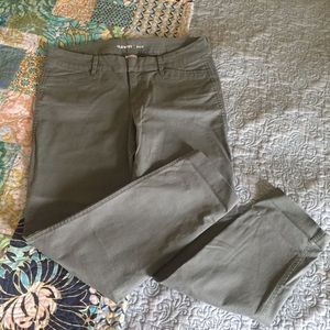 Old Navy Pixie Cropped Pants